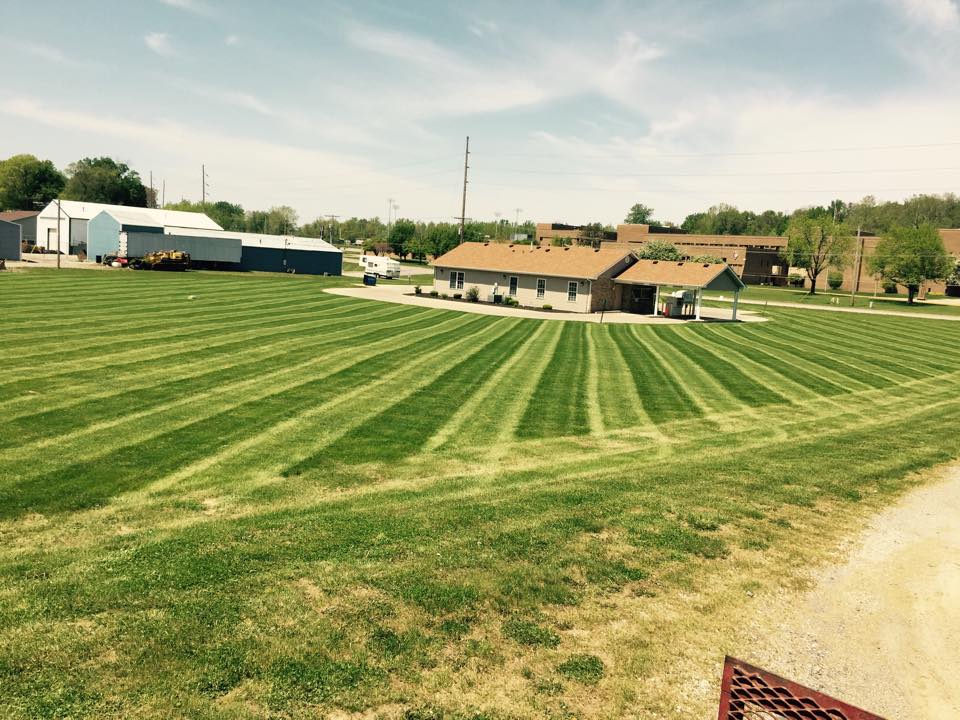 yard mowing contractor caseyville il